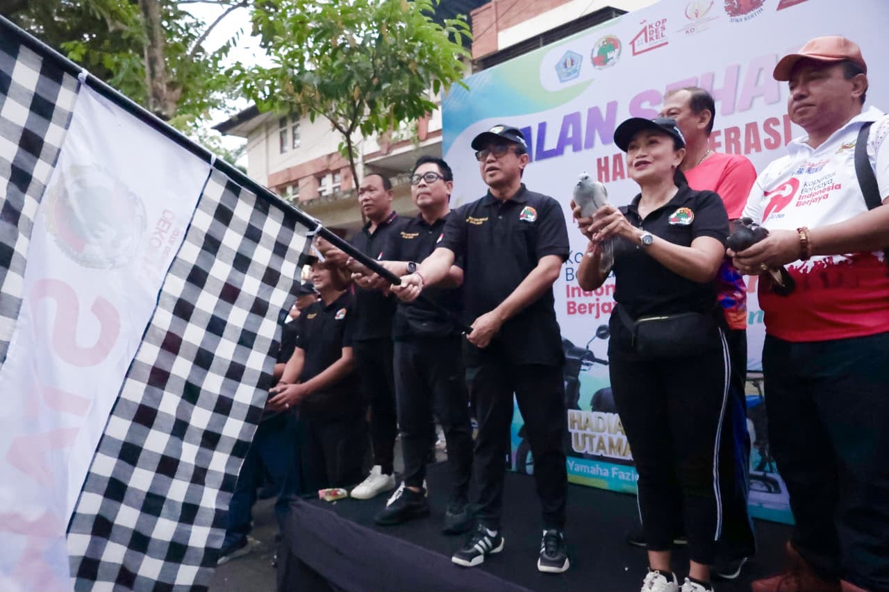 JALAN SANTAI SERANGKAIAN HUT KE -79 KOPERASI