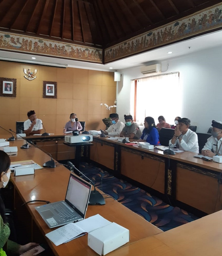 Kominfos Denpasar Menghadiri Rapat Evaluasi Pelaksanaan Kegiatan Operasi Pasar