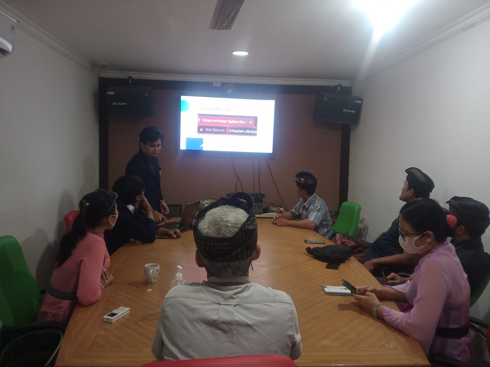 Presentasi mahasiswa PKL unud