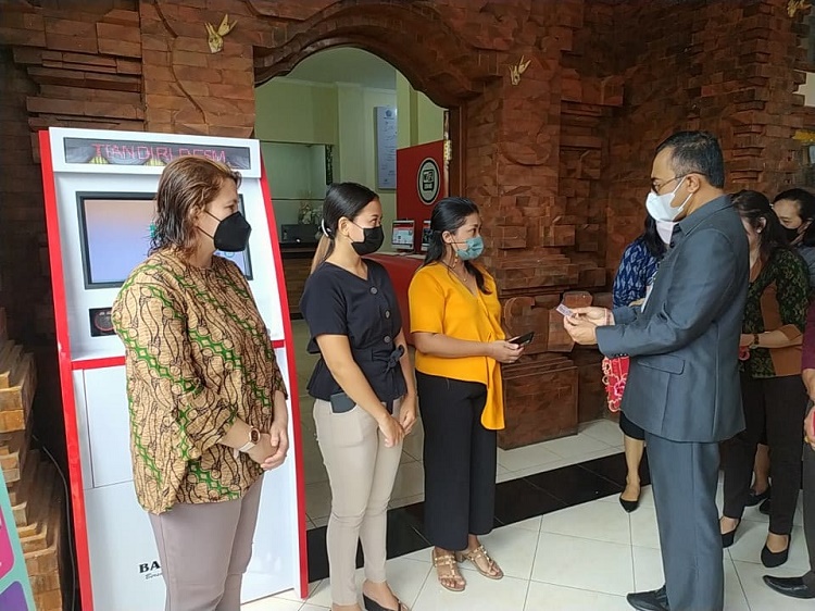 WALIKOTA DENPASAR HADIRI LAUNCHING ANJUNGAN DUKCAPIL MANDIRI DESA TEGAL HARUM
