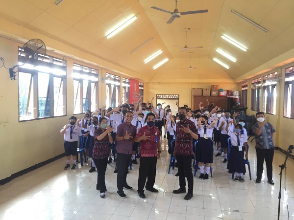 Kolaborasi Kominfos di MPLS SMPK ANUGRAH Denpasar
