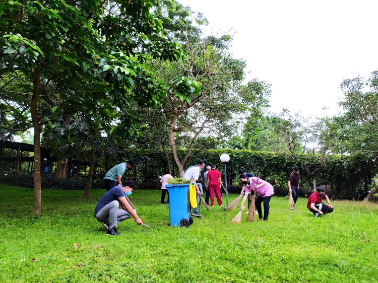 Kerja Bakti di Gedung Sewaka Dharma