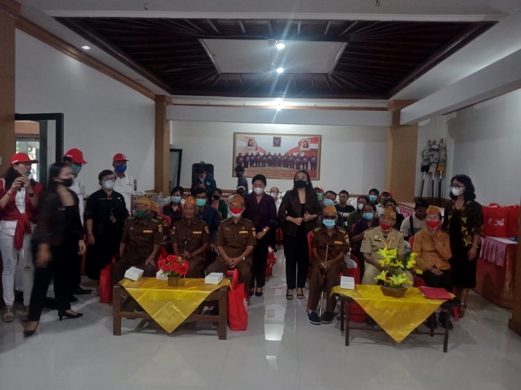 Penyerahan Bantuan Bagi Para Veteran 