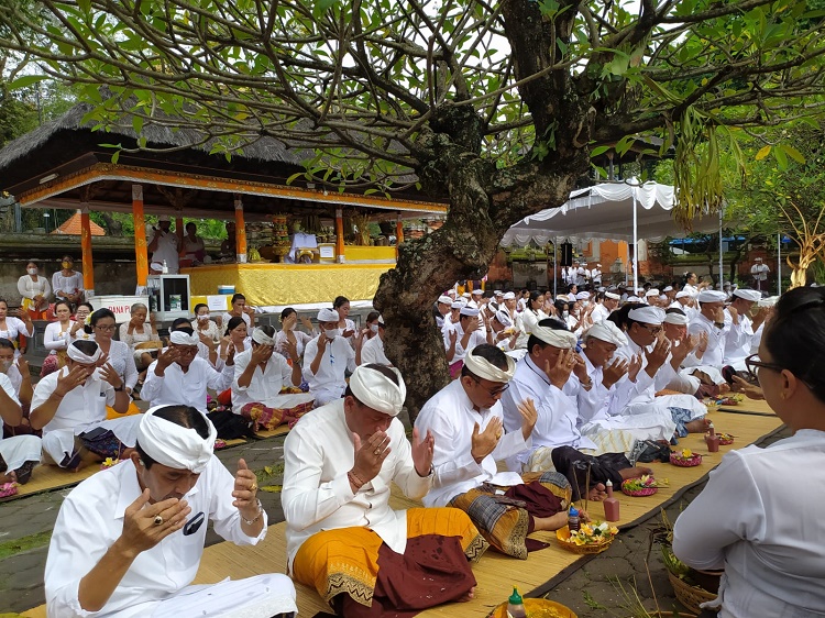 Perayaan Hari Suci Saraswati di Kota Denpasar 