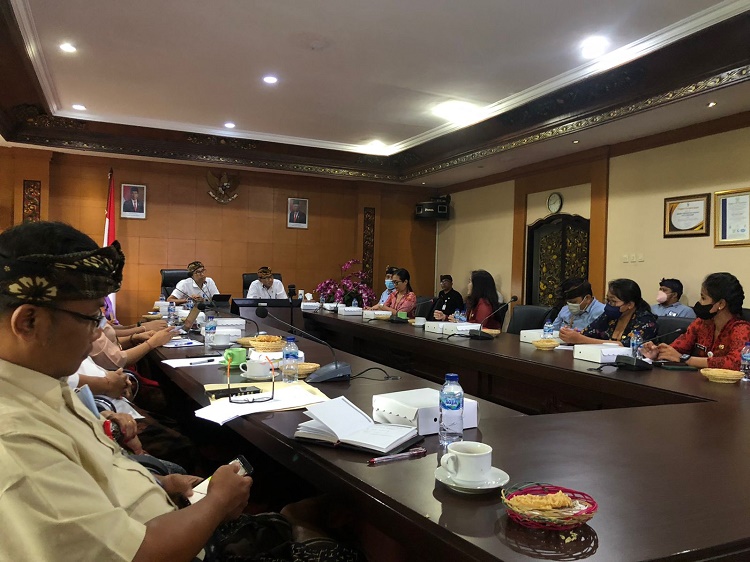 PERCEPAT DIGITALISASI PAJAK DAERAH , OPD PEMKOT LAKSANAKAN RAPAT