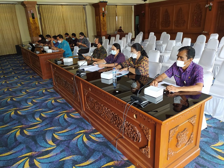 KOMINFOS HADIRI RAPAT KERJA FINALISASI PENYUSUNAN ROAD MAP KOTA DENPASAR