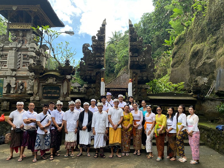 Melukat Ring Pura Tirta Sudamala Bangli