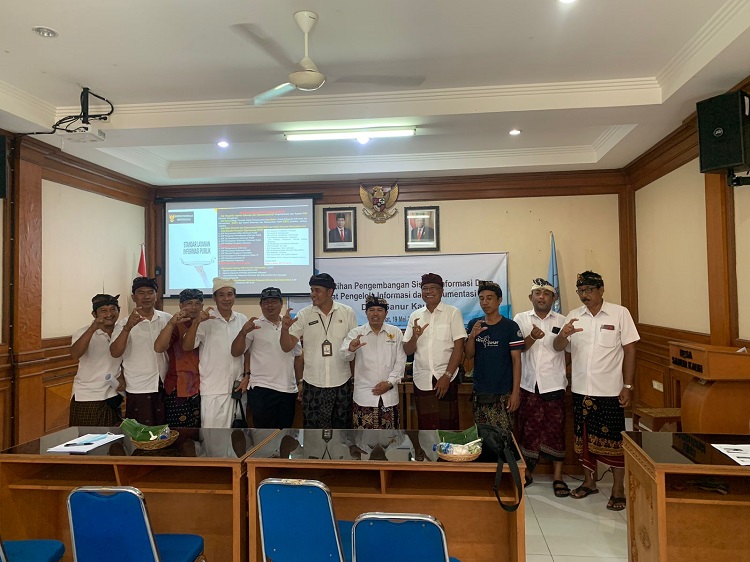 Menjadi Narasumber Mengenai Keterbukaan Informasi Publik Di Desa Sanur Kauh