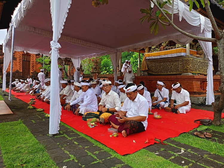 Sambut Tumpek Uye, Pemkot Denpasar Gelar Persembahyangan Hingga Pelepasan Burung