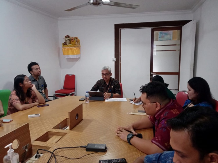 Rapat Evaluasi Konten Media Sosial