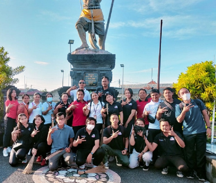 Jumat Bersih di Lapangan Pasar Dewa