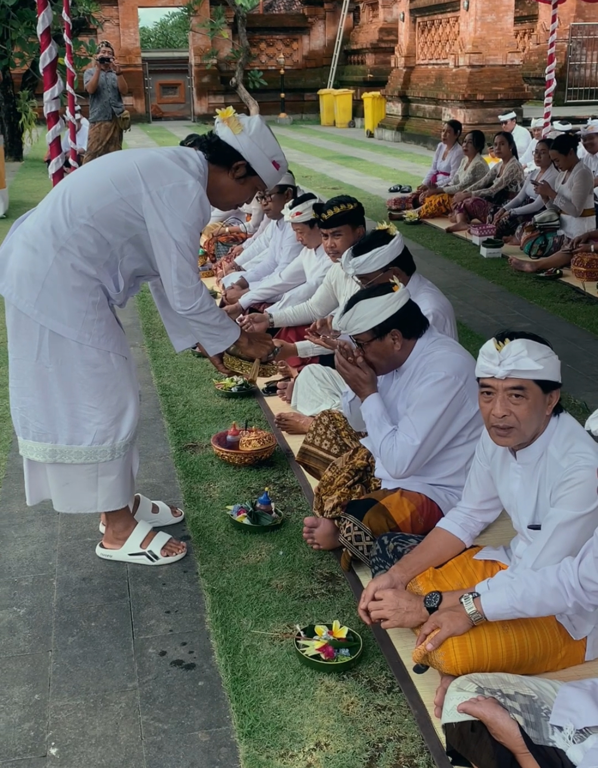 Persembahyangan Hari Suci Tumpek Landep