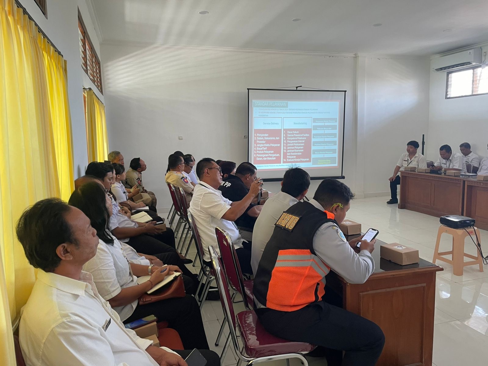 Diskominfos Kota Denpasar Ikuti Forum Konsultasi Publik Penyusunan Standar Pelayanan Satpol PP