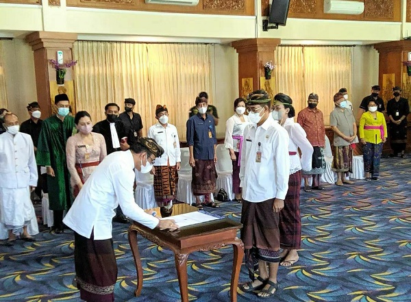 Pelantikan Kepala Dinas Diskominfos Kota Denpasar Dr. IB Alit Adhi Merta, SSTP, M.Si
