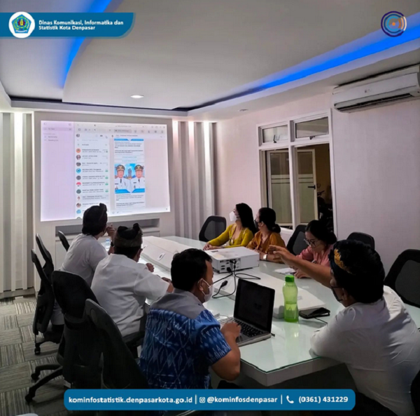 Rapat pengembangan layanan Denpasar Virtual Assistant (DEVI)