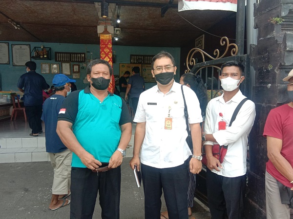 Pantau Vaksin Booster Di Wilayah Bapak Angkat Peguyangan Kangin