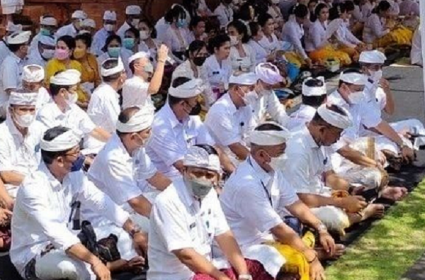 Piodalan Pura Agung Lokantha Lumintang