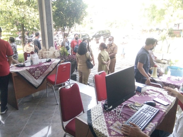 Lancarkan Vaksinasi Diskominfo Dampingi Kelurahan Serangan