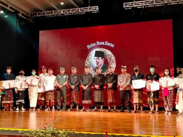 Memeriahkan Malam Inagurasi Bulan Bung Karno 
