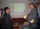 KUNJUNGAN MENPAN KE STAND DENPASAR PADA FORUM REGIONAL REINVENTING GOVERNMENT