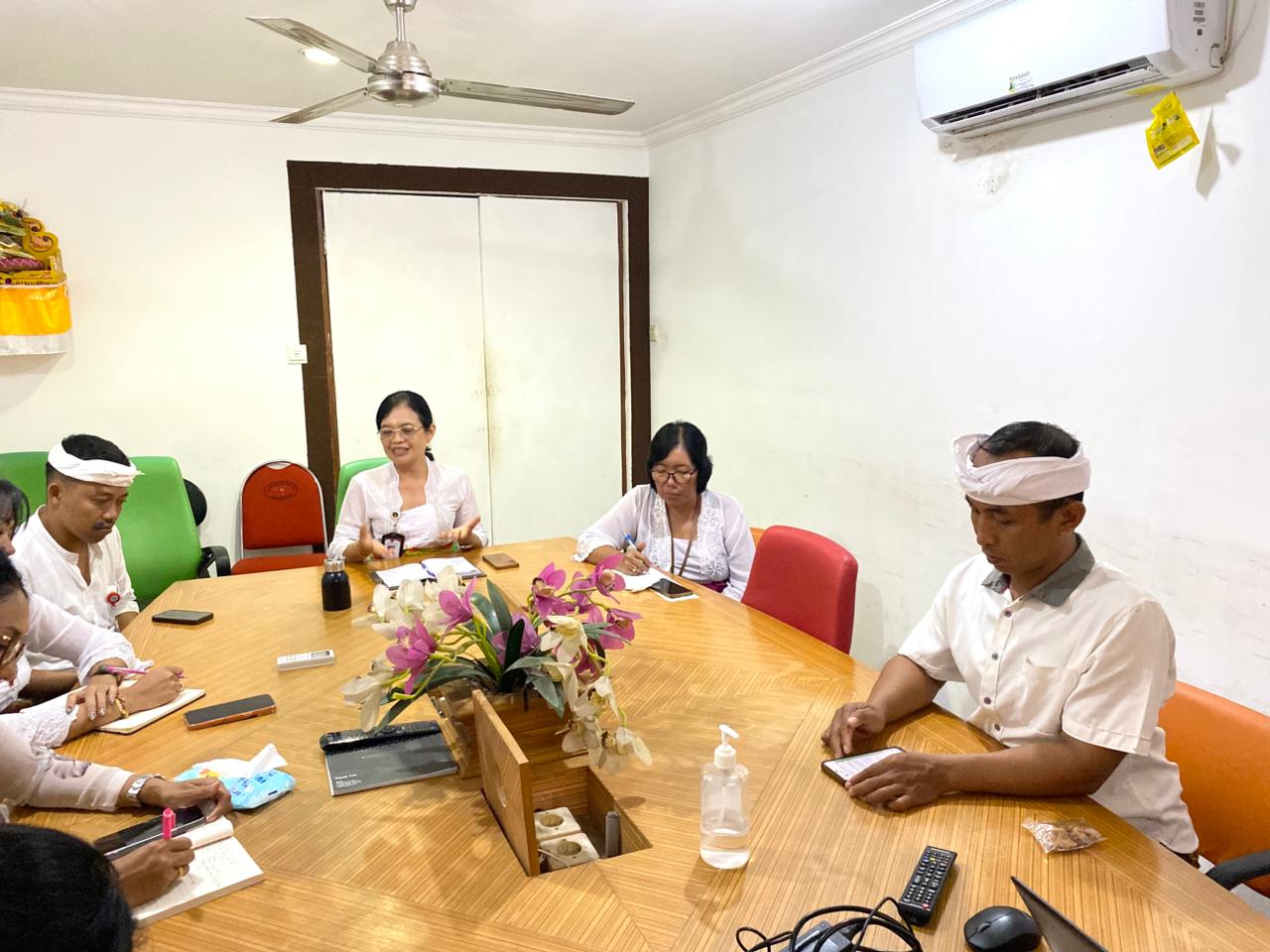 Rapat Internal Membahas Pengisian Laporan Penggunaan Tanda Tangan Elektronik (TTE)