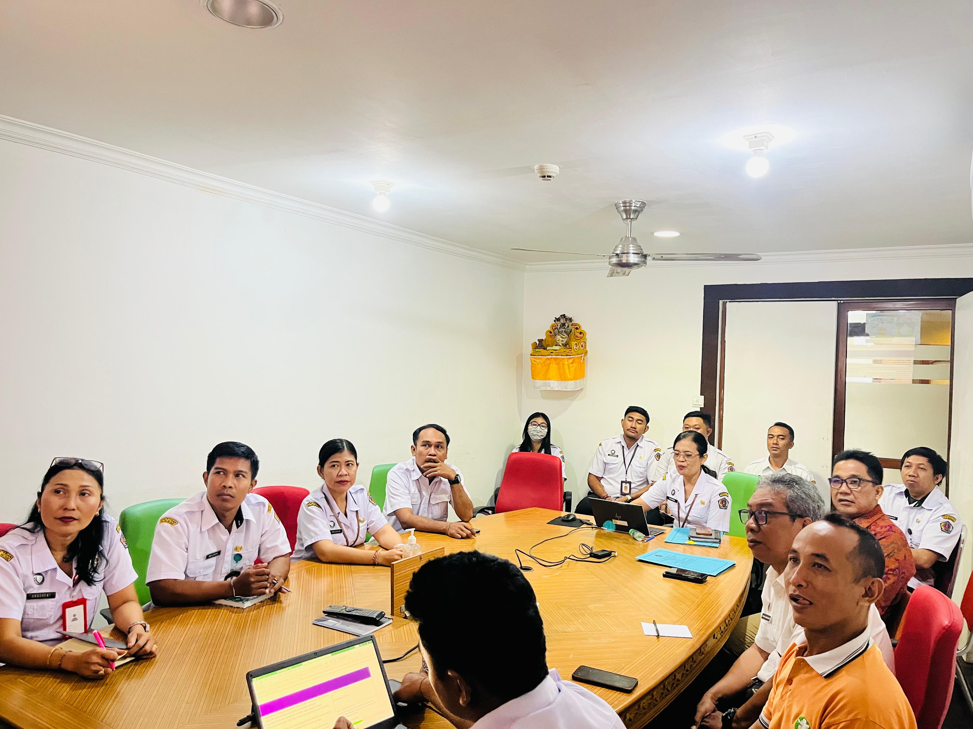 Diskominfos Denpasar Bersama Tim SPBE Laksanakan Pengisian IKASANDI