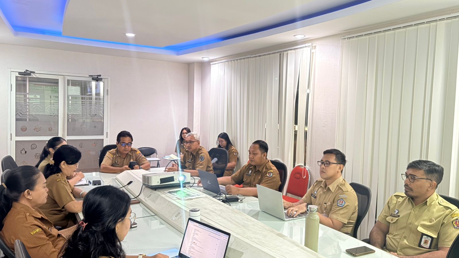 Rapat pembahasan tim persiapan dan tim pengawas kegiatan penyusunan dokumen peta rencana SPBE dan Arsitektur SPBE