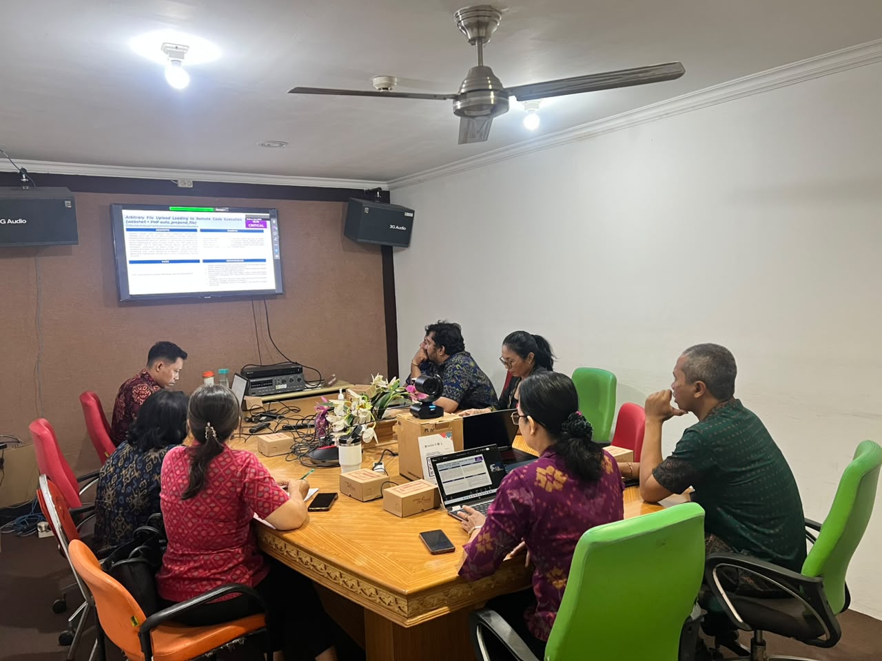 Bidang Persandian Diskominfo Kota Denpasar mengikuti penyampaian laporan Information Technology Security Assessment (ITSA) oleh BSSN RI terhadap aplikasi milik Dinas  Tenaga Kerja dan Sertifikasi Kompentesi Kota Denpasar
