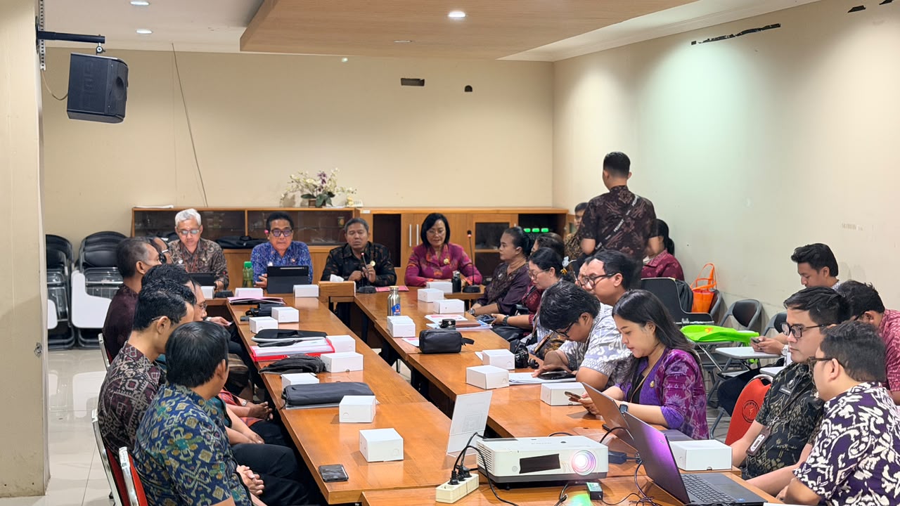 Dorong Keterbukaan Informasi, Satu Kecamatan dan Lima Desa di Denpasar Jalani Visitasi Monev KIP 2026