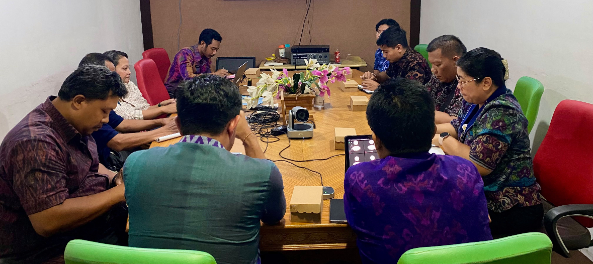 Rapat pra-konstruksi pembangunan menara telekomunikasi radio